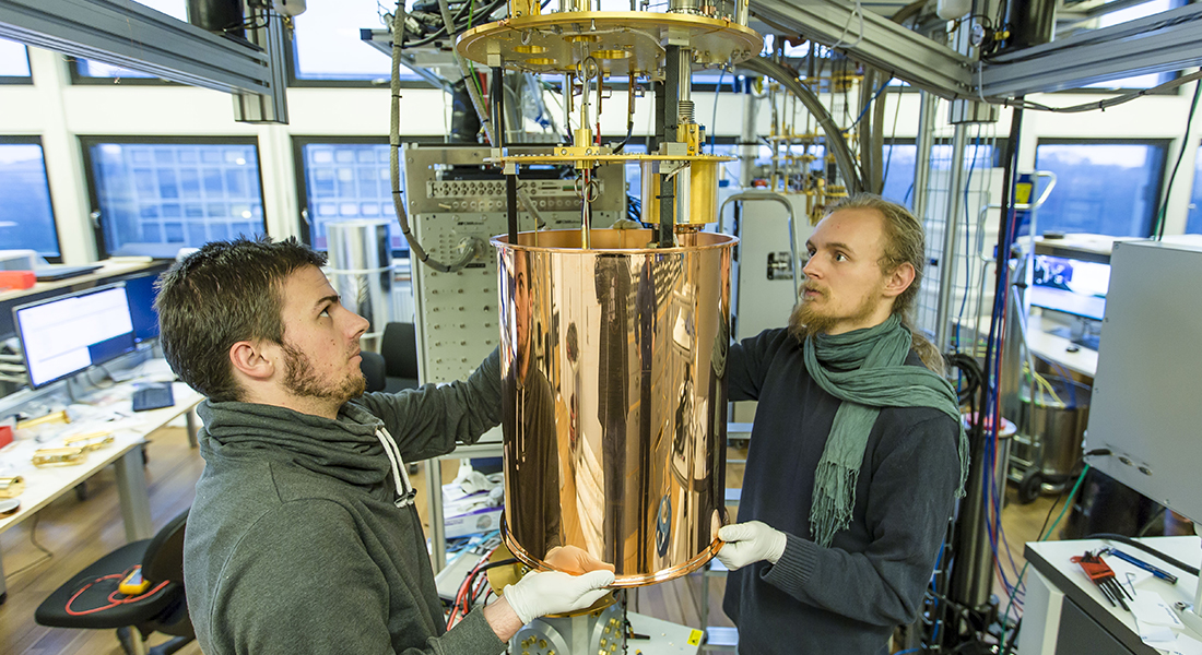 I Center for Quantum Devices på Niels Bohr Instutet ved Københavns Universitet arbejder de med udviklingen af fremtidens Kvantecomputer